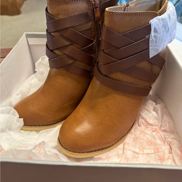 Journee Collection Shoes - Cut 2” heeled boots
